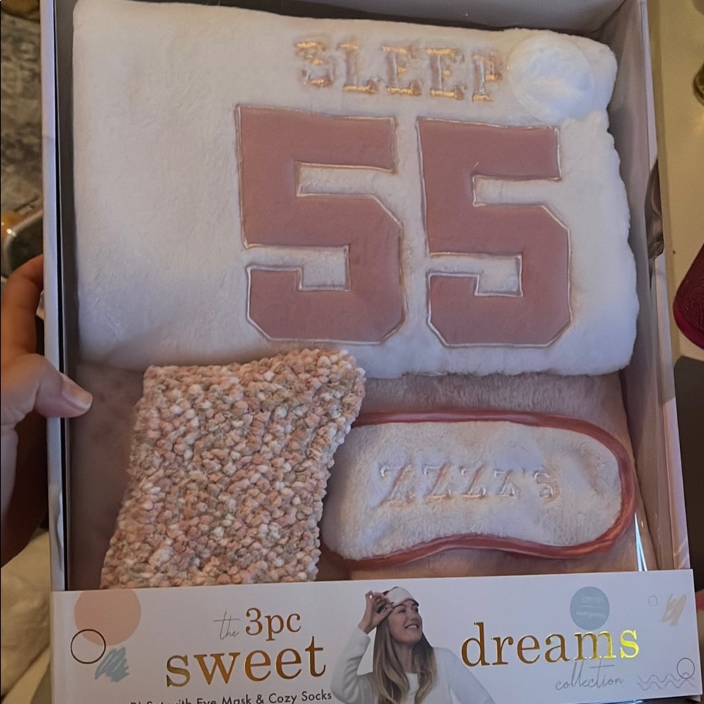 Sweet Dreams 3-Piece Set - White and Pink